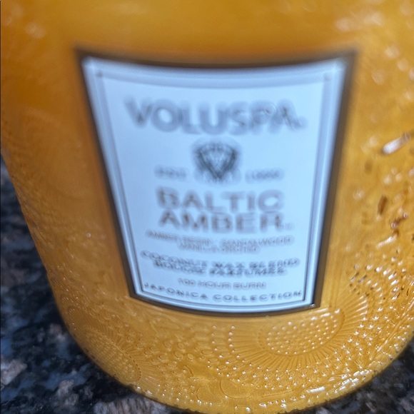 VOLUSPA BALTIC AMBER CANDLE NWT - Picture 4 of 5